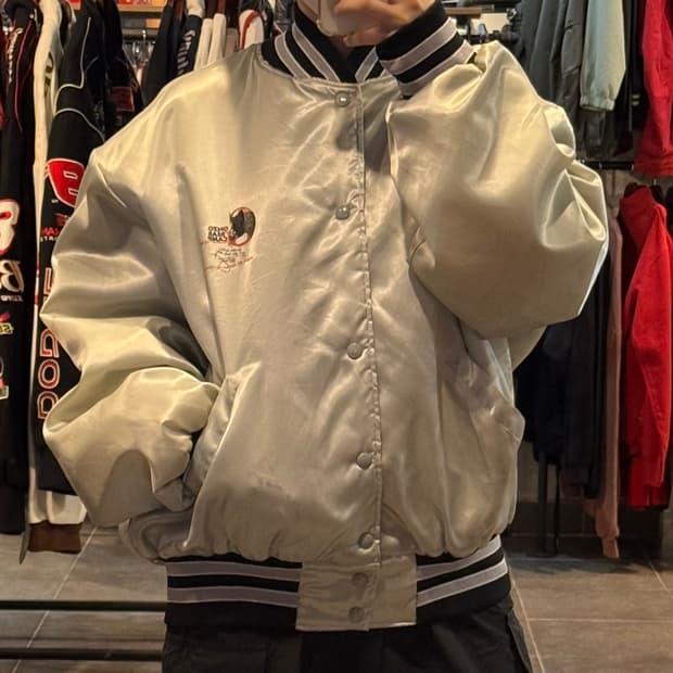 [NO.9] Holloway 새틴 바시티 자켓