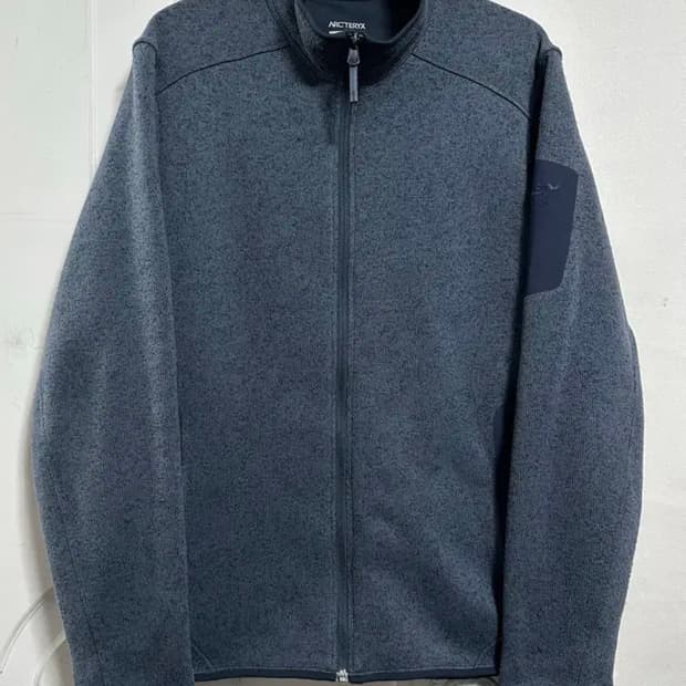 아크테릭스 커버트 가디건 M 사이즈  상태 9.0/10  찢김없이 상태 