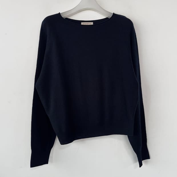 일라일 25 보트넥 언발 울 니트 탑