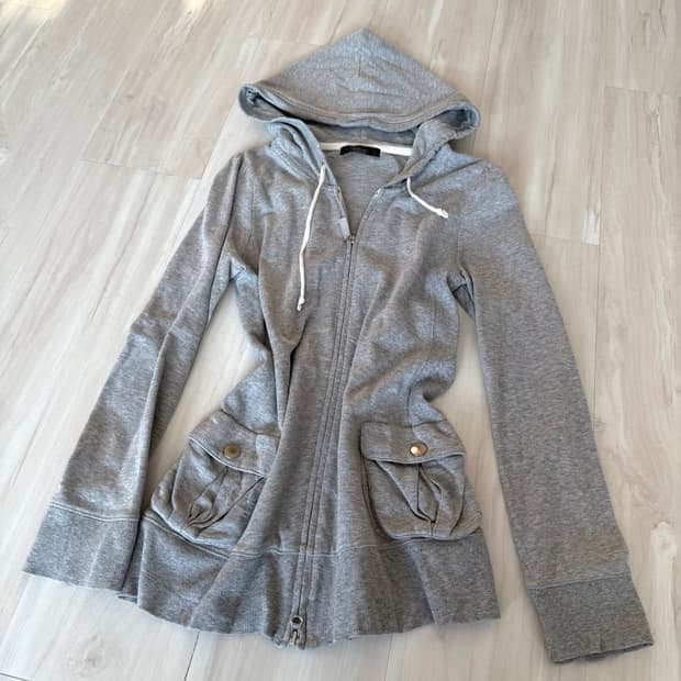 Gray y2k zip-up