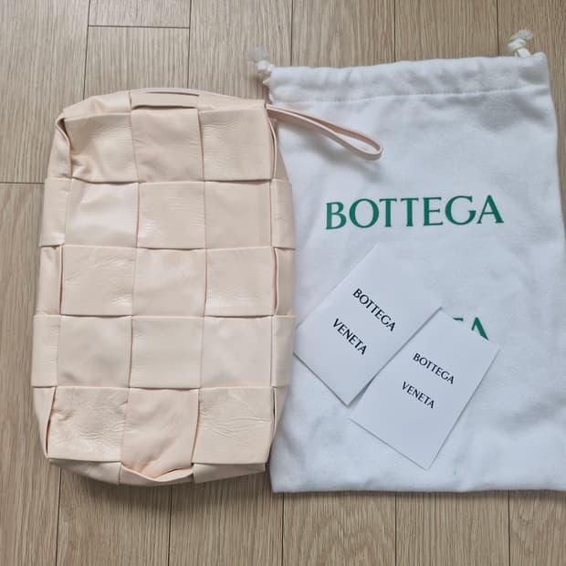 보테가베네타 파우치