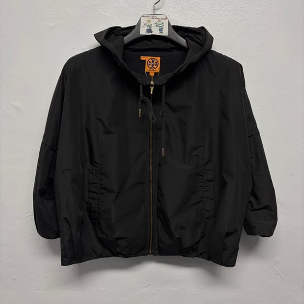 토리버치 후디드 레인자켓