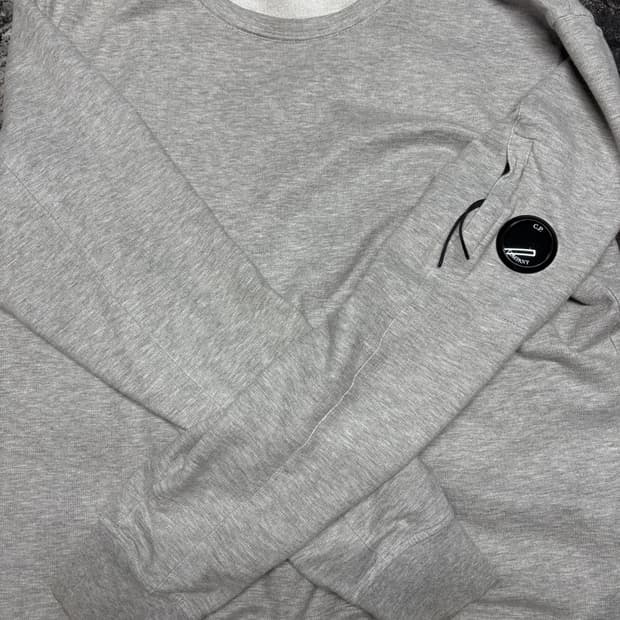 cp컴퍼니 그레이 맨투맨