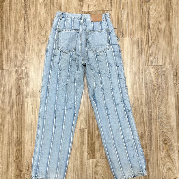 마뗑킴 커팅 루즈 데님 팬츠 28