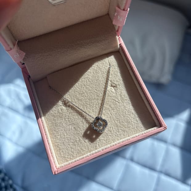 제이에스티나 CLOVIA MIOELLO 목걸이 실버