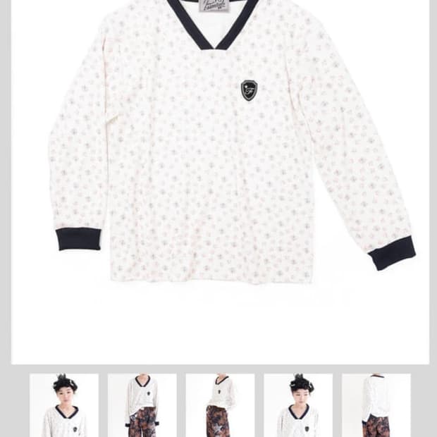 샵페어리 V neck flower terry shirt ivory
