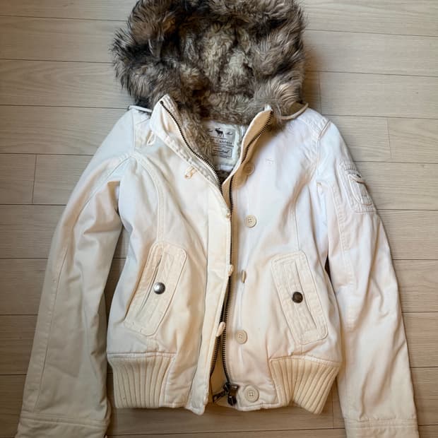 abercrombie&fitch fur hood jumper