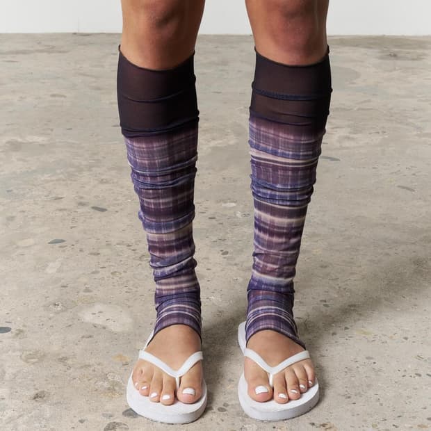 오들리워크샵 Dark Tartan Mesh Leg Warmers Long