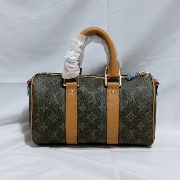 루이비통 키풀 반둘리에25