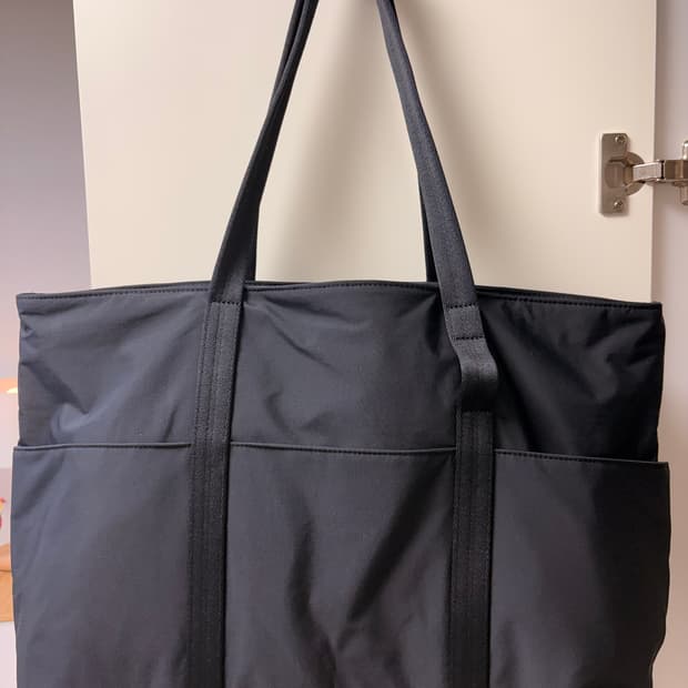 마지언타이틀 카페토트백 블랙