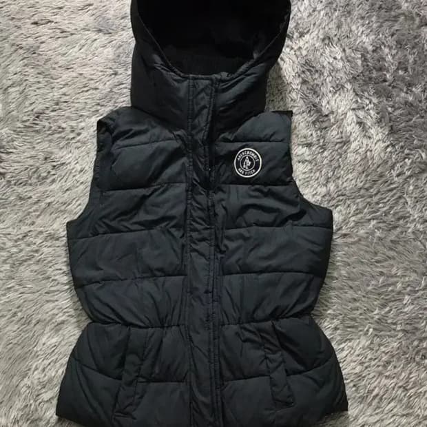 [[여성 S, A급]# 아베크롬비(AF) 경량 패딩 집업 조끼