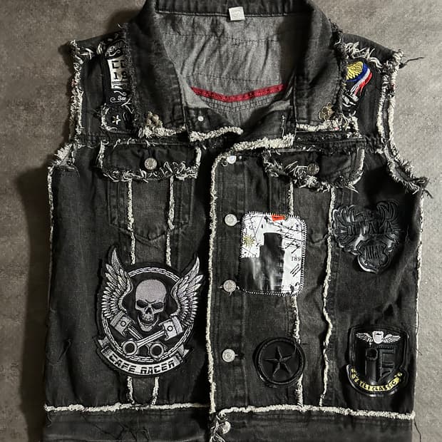 데님 패치 베스트 블랙 데미지 스타일