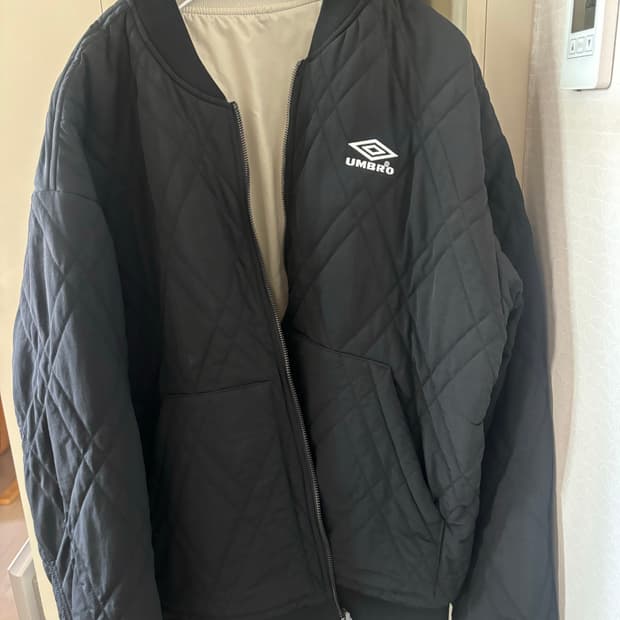 엄브로 리버시블 패딩 