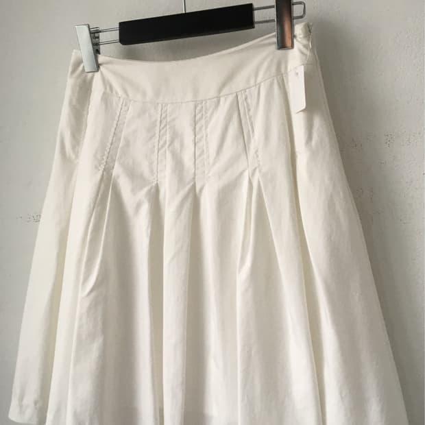 Pleats midi skirt