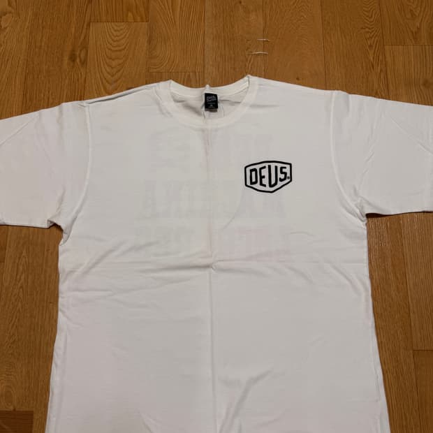 Deus ex machina 반팔티