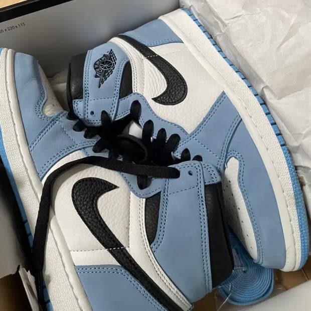 나이키 에어조던 1 하이 OG 유니버시티 블루 260
