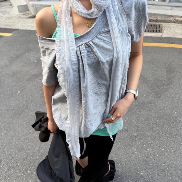 도트 보트넥 반팔 티셔츠