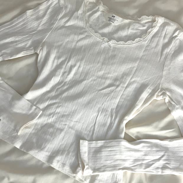 H&M 레이스 포인텔 화이트 긴팔 티셔츠