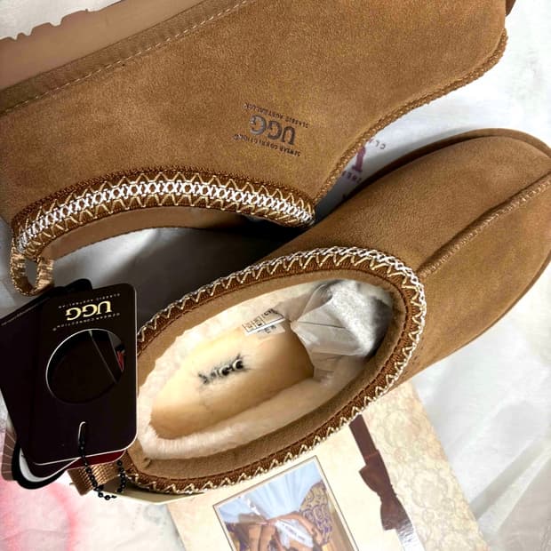 어그 UGG 타스만 체스트넛 230,240