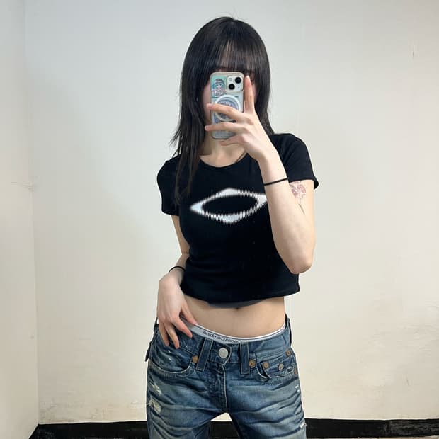 MISCHIEF black rhombus crop tee