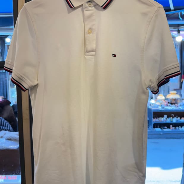 타미힐피거 화이트 반팔 카라티