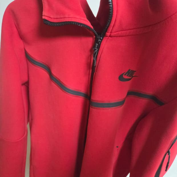 나이키 테크팩 레드 M