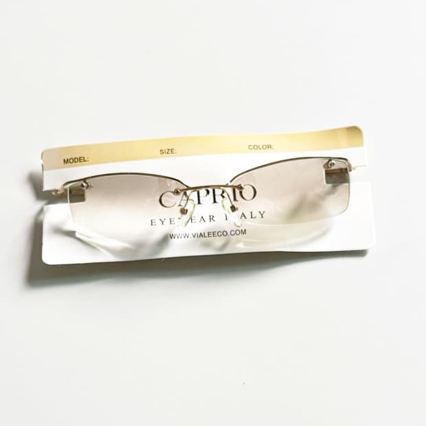 CAPRIO 반무테 스퀘어 메탈 프레임 빈티지 틴트 선글라스
