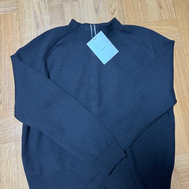 아모멘토 라운드 슬리브 가디건