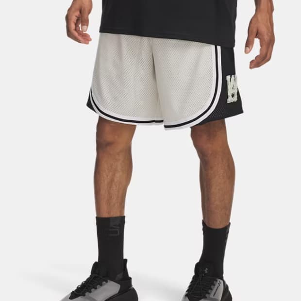 언더아머 메쉬 코트사이드 반바지 9인치 쇼츠 화이트 블랙 L