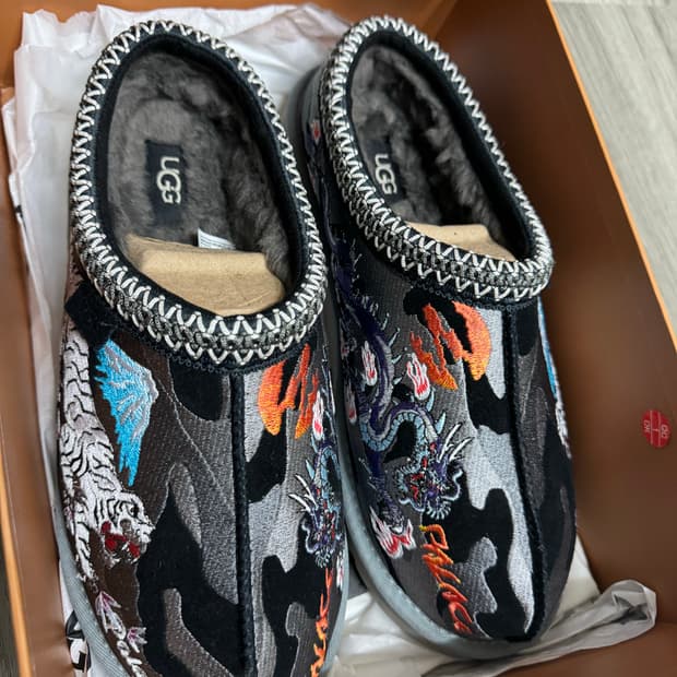 어그X팔라스 타스만 블랙 카모