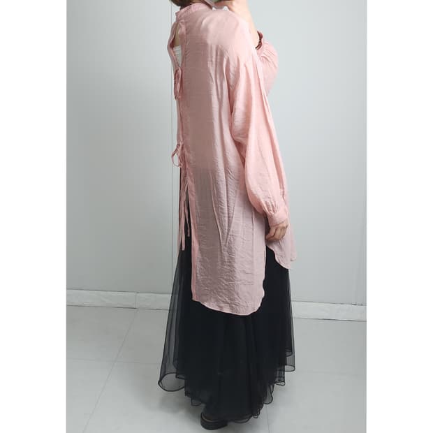 백트임 롱 블라우스