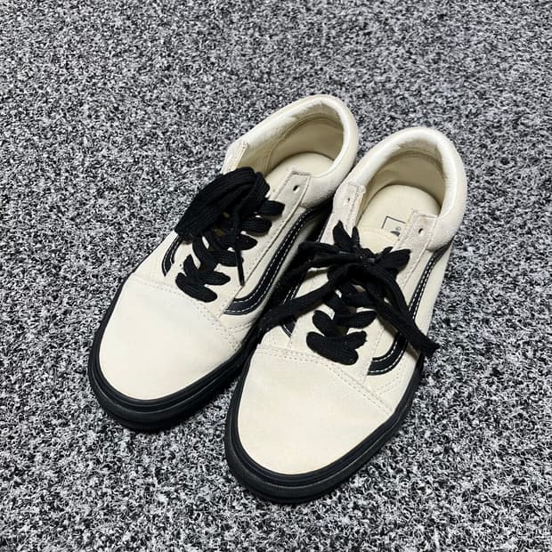 반스 올드스쿨 스웨이드 크림 블랙 240