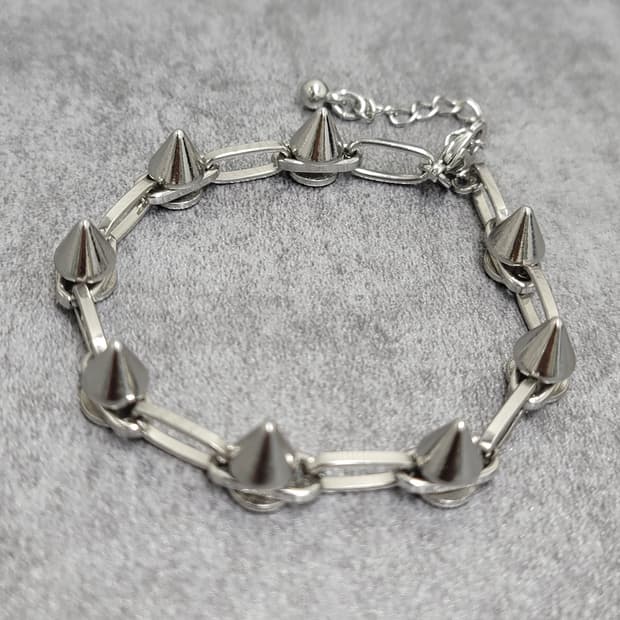 스터드 스파이크 팔찌