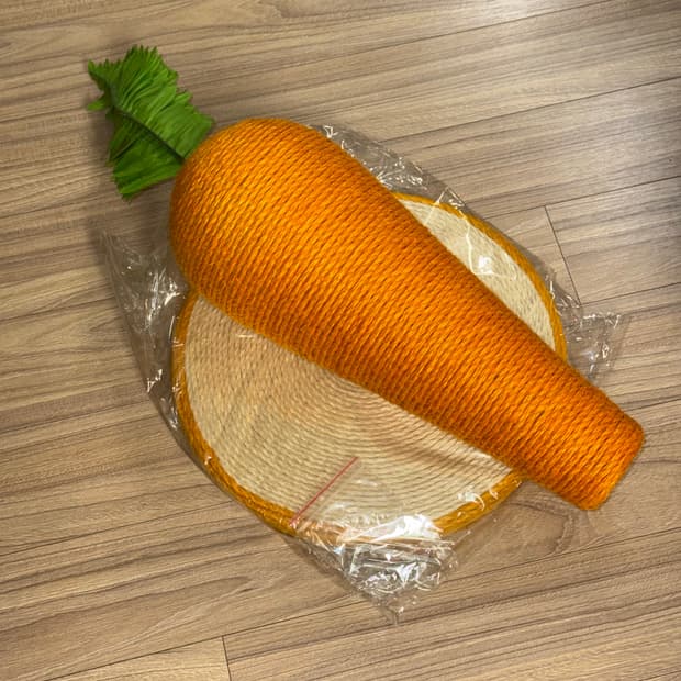 고양이 당근 수직 스크래쳐 L / 새상품