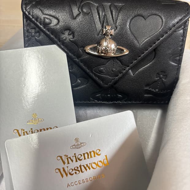 비비안웨스트우드 블랙 은장 반지갑
