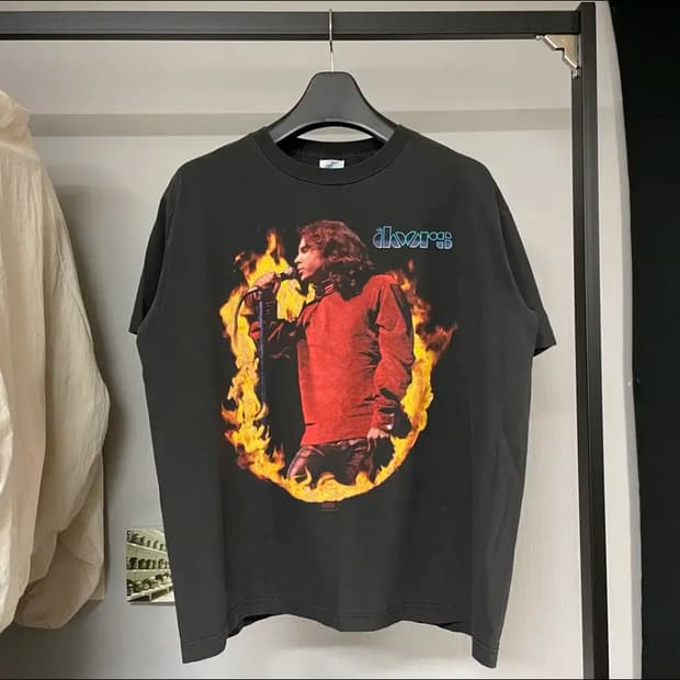 더도어스 90s 밴드티