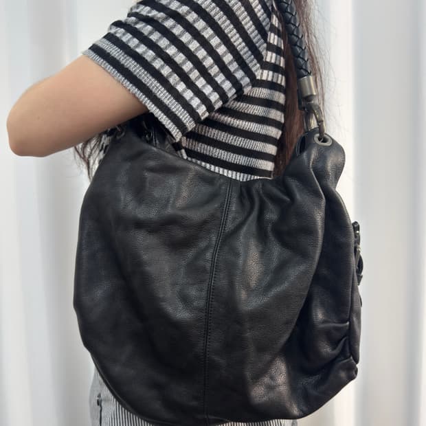carmenpaya leather shoulderbag