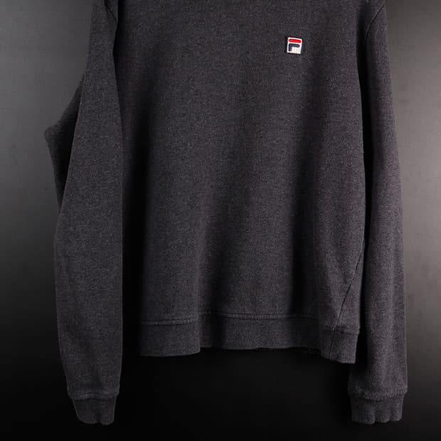 휠라 자수기모 맨투맨