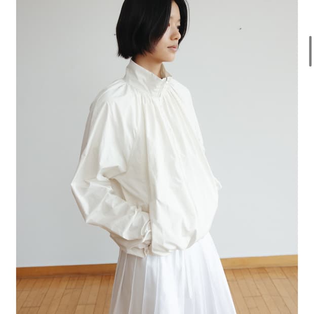 모노하 High neck volume jumper (ivory)