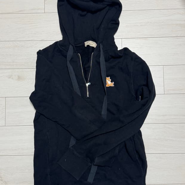 메종키츠네 블랙 후드