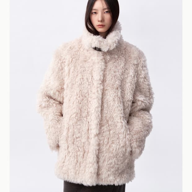 아비에무아 버클디테일 페이크 퍼 코트