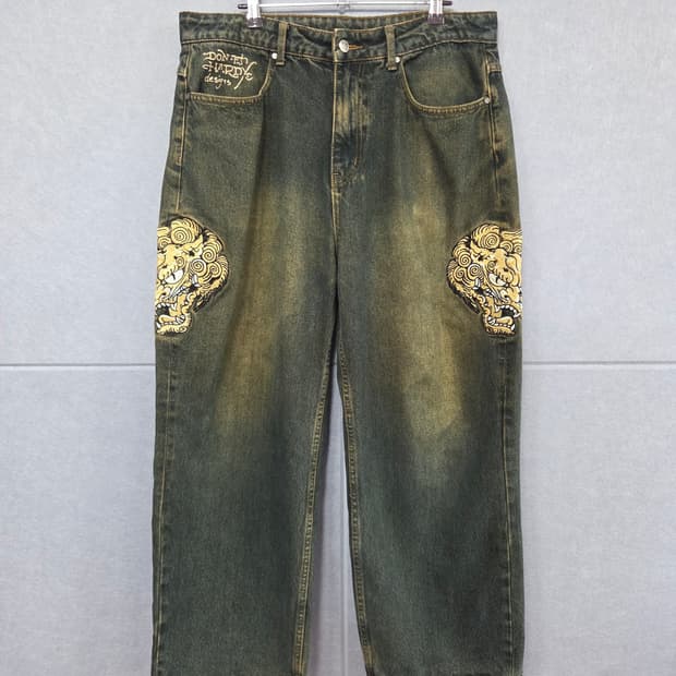 Ed Hardy x Urban Outfitters 자수 워싱 데님 팬츠