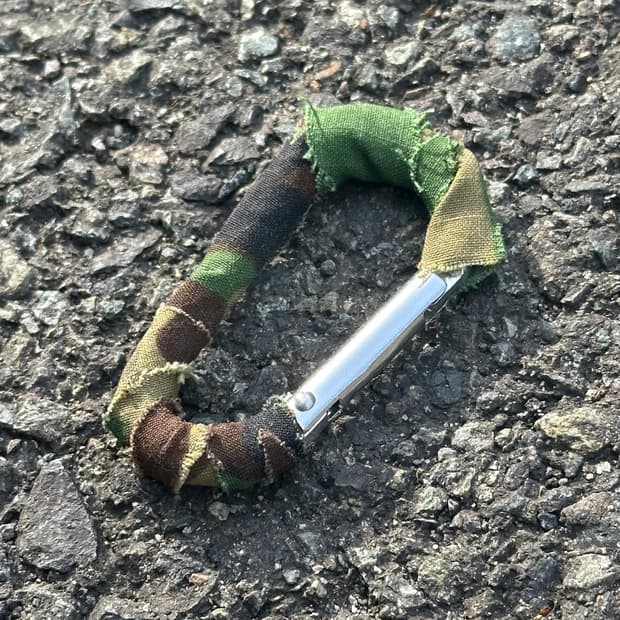 [EAST] Camoflage Carabiner