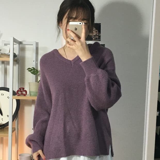 얼스뮤직 제비꽃 니트