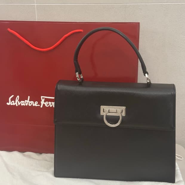 페라가모 간치니 켈리백 토트백