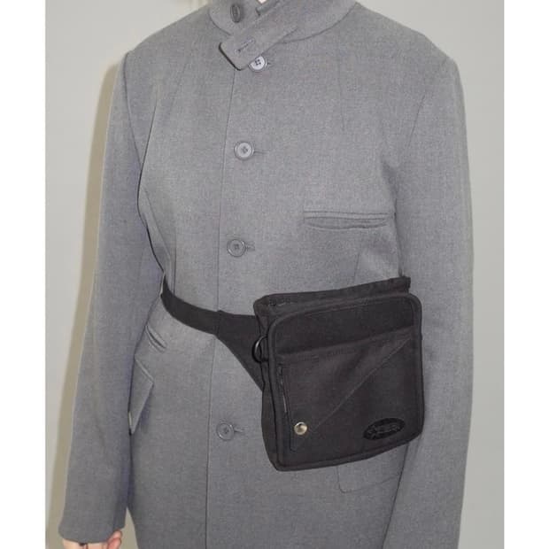 지초이 AW23 waist bag 