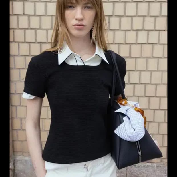 오르 엠보 스퀘어넥 티셔츠 블랙 m