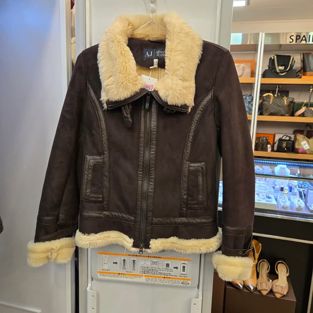 아르마니 진스(AJ) 여성용 페이크퍼 무스탕