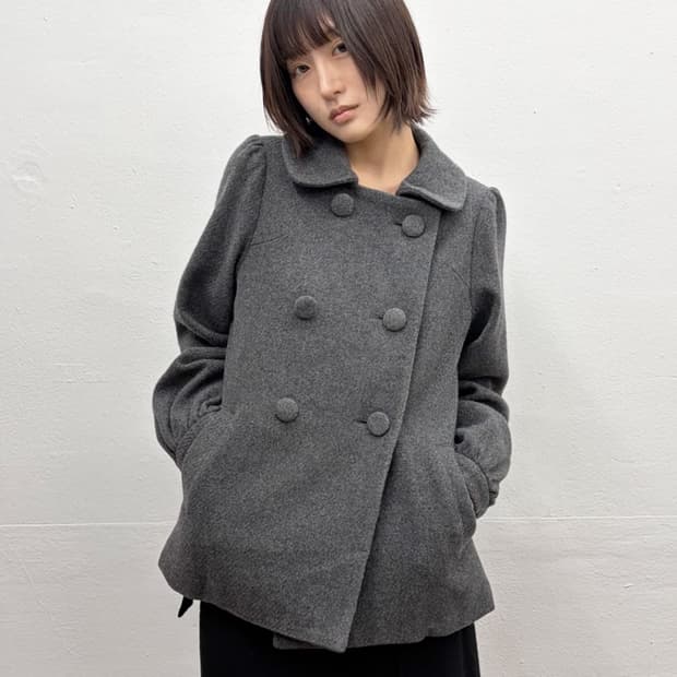 츠모리 치사토 그레이 퍼프 코트