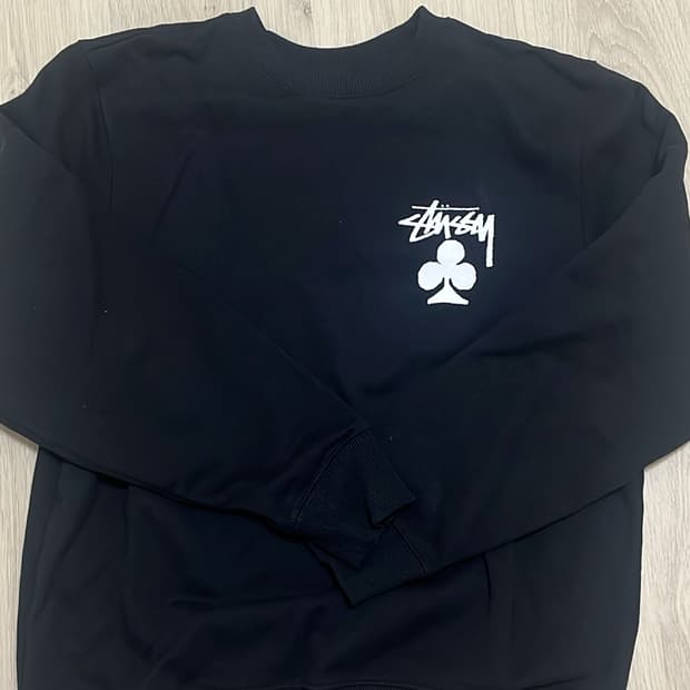 스투시 클로버 맨투맨